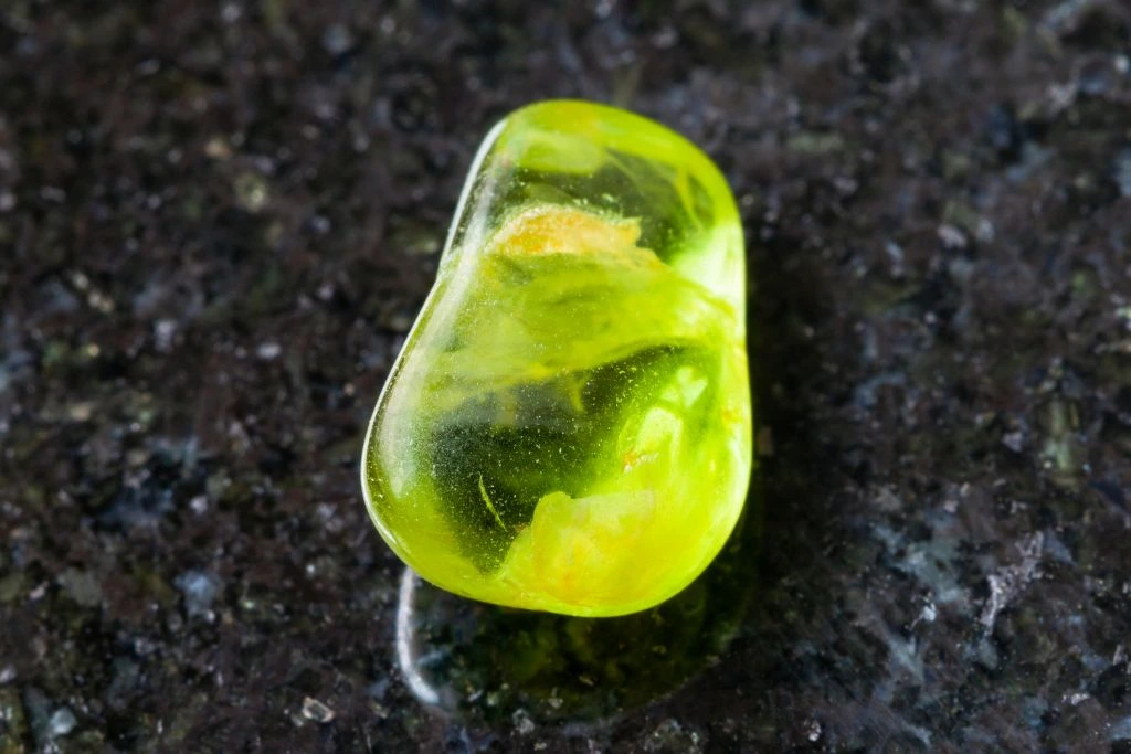 Hiddenite vs. Peridot