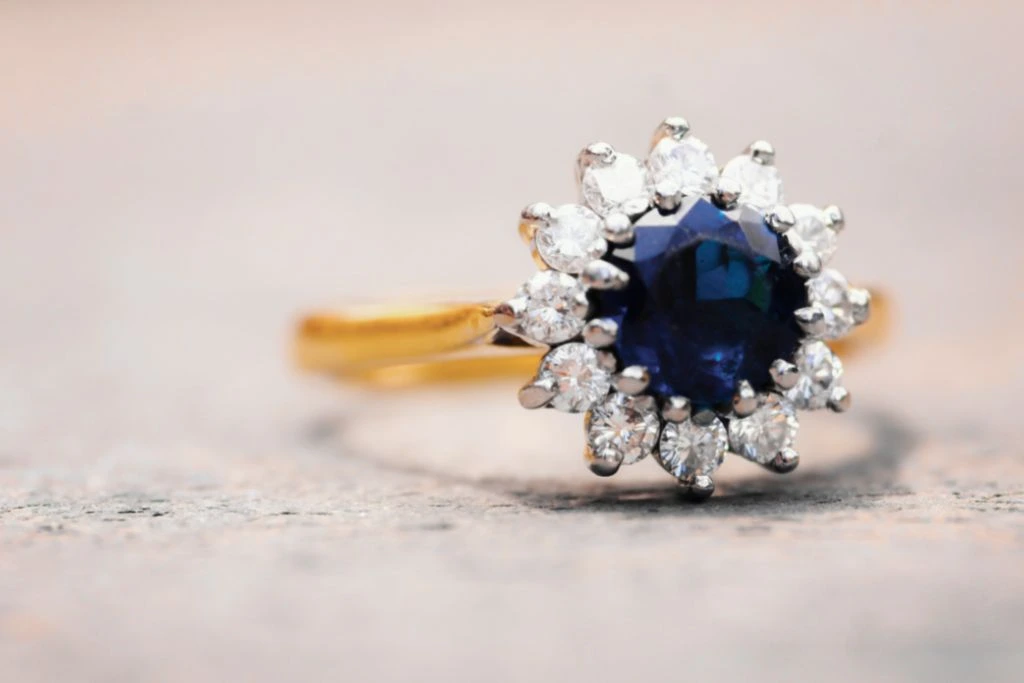 sapphire with diamonds ring