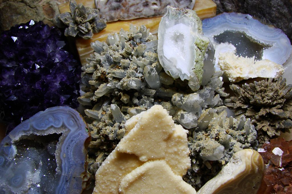Different gemstones of varying forms.