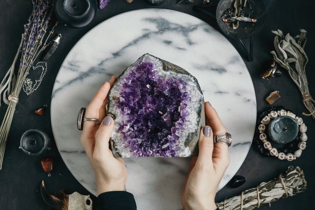 How to Build an Altar for a Balanced and Happy Home