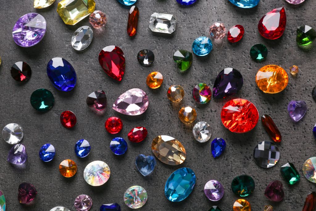 Guide on 6 Ways to Tell if a Crystal is Fake