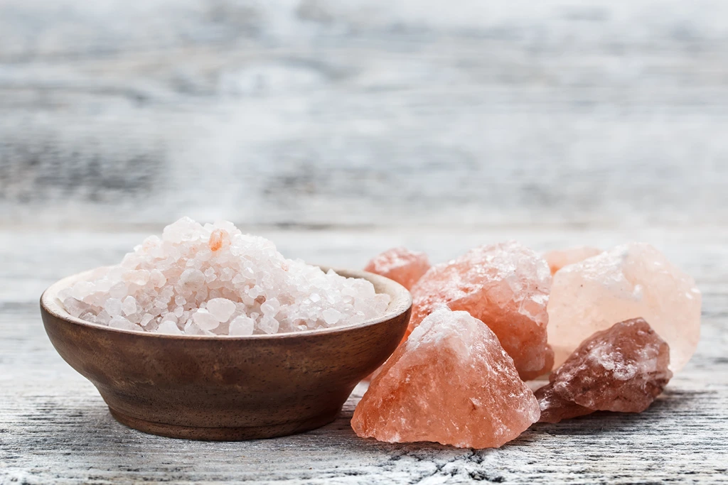 Rose Quartz cleansing with Salt