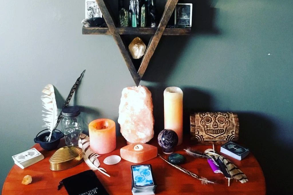 Divination Altar