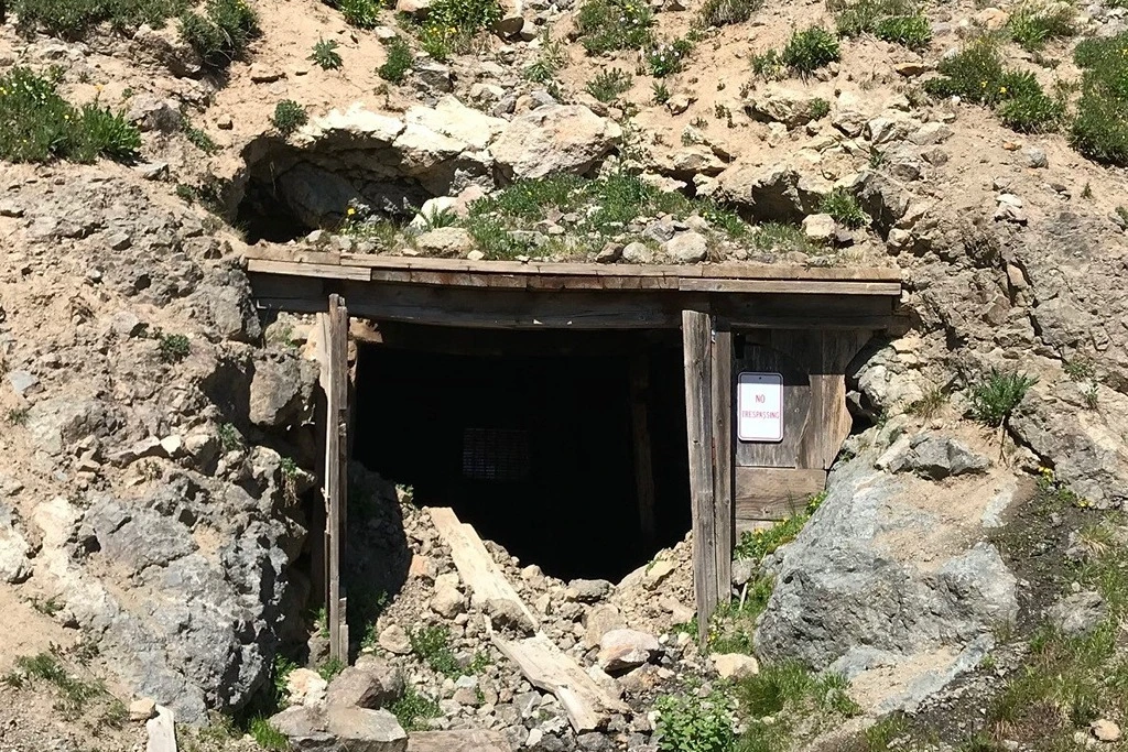 entrance to stewart mine