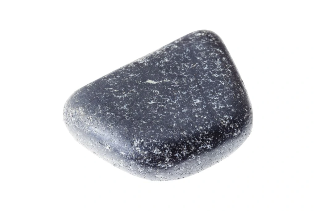 polished Chromite on white background