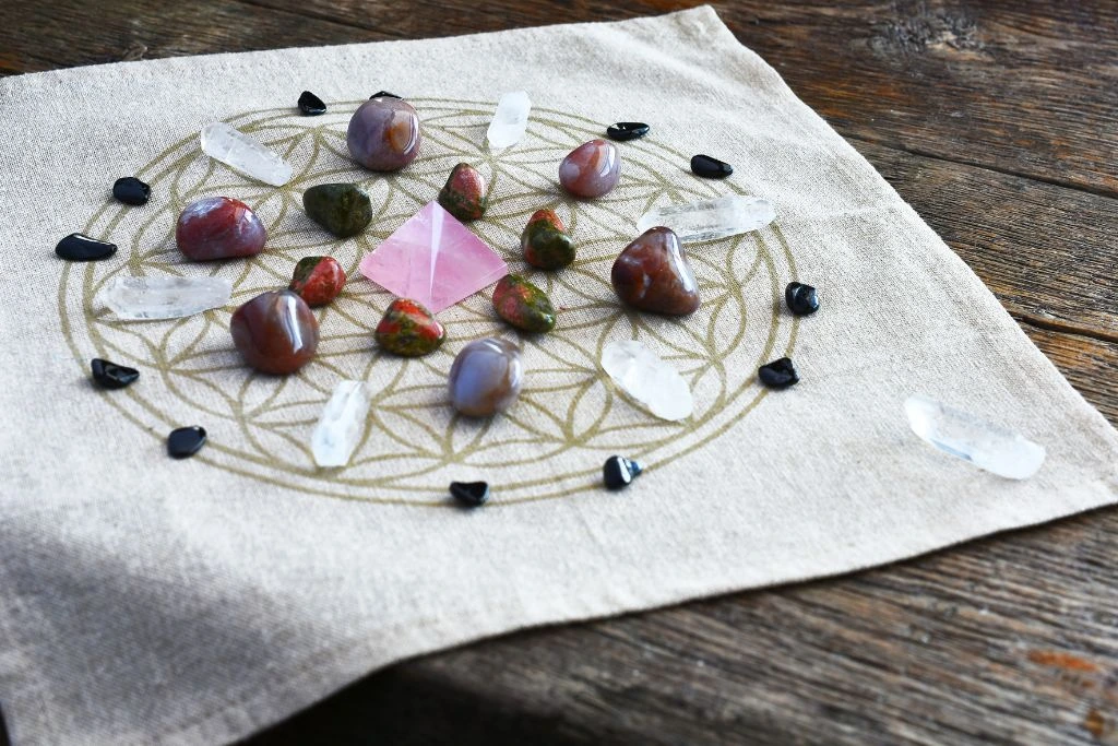 Crystal Grid with crystals