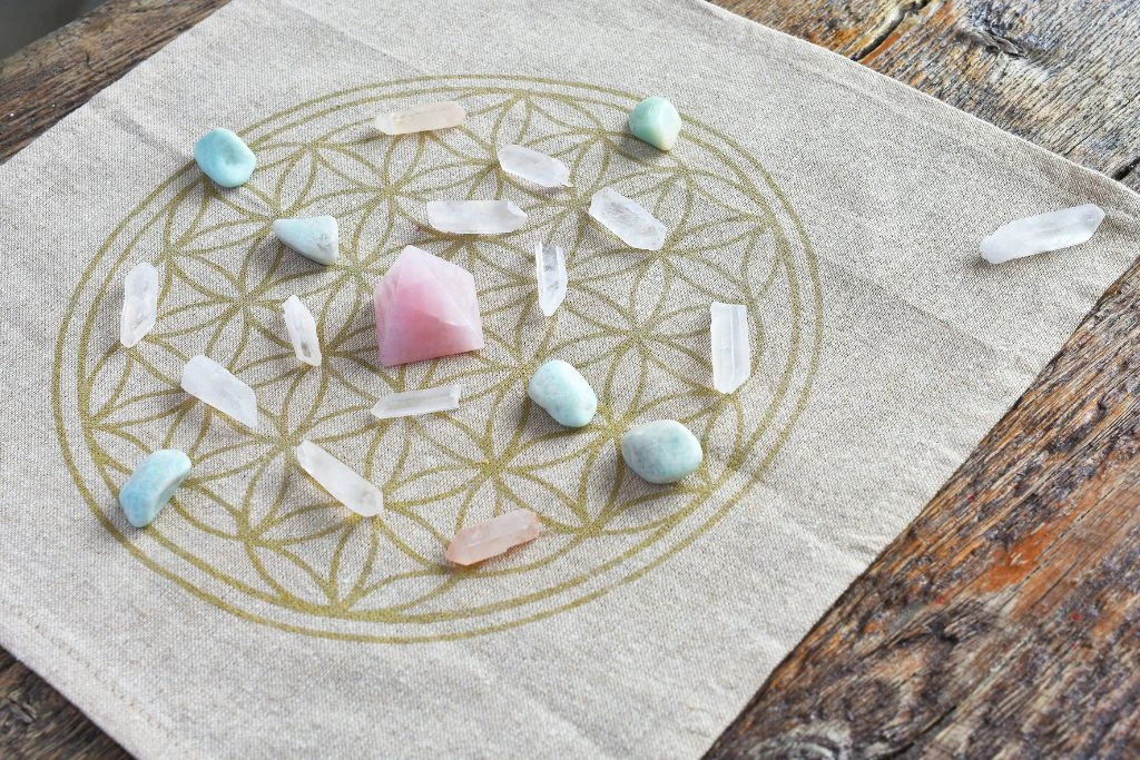 Crystal grid for love