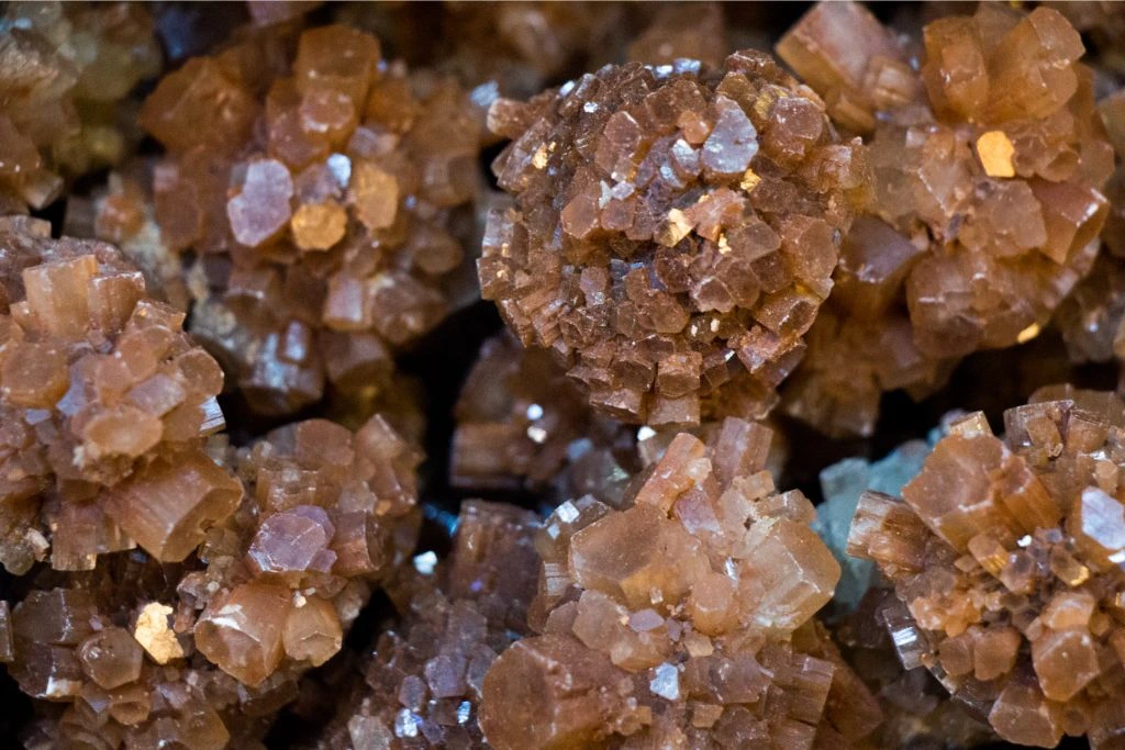 close up photos of aragonite