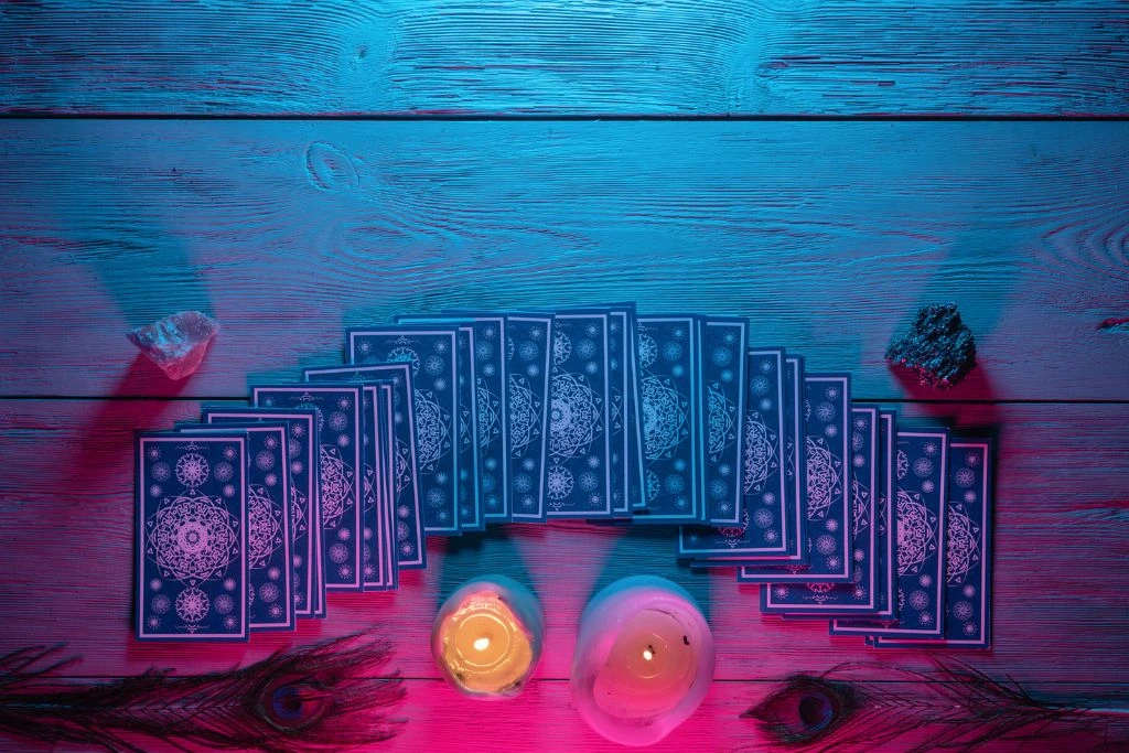 15 Best Crystals for Tarot Reading (With Stepwise Guide)