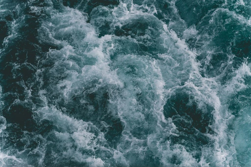 Ocean waves with bubbles