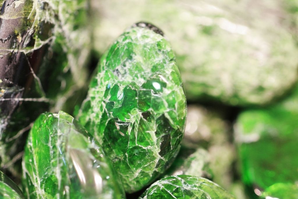 Raw chrome diopside crystals that is stacked together