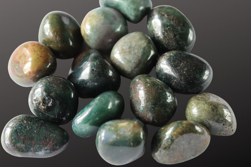 Green Jasper (Green Jasper) - Rock Identifier