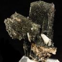 An Arfvedsonite crystal on a black background