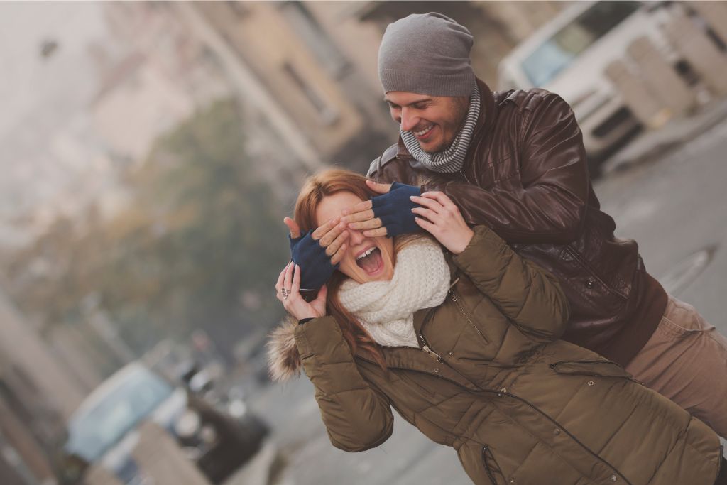 couples looking inlove in the streets