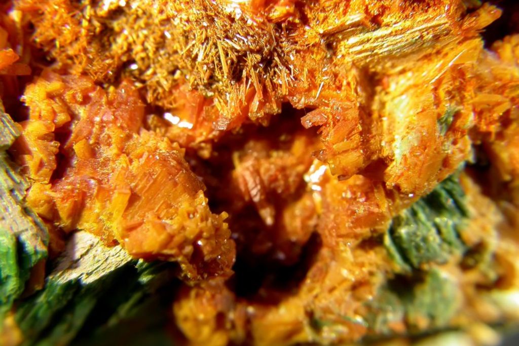 A close up shot of Kasolite crystal. Source: Wikimedia | Robert M. Lavinsky
