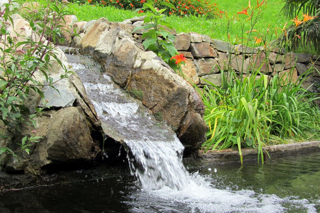 running water from a fountain