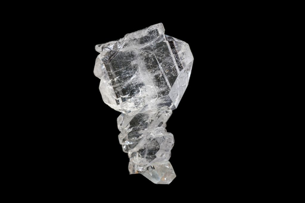 A Faden quartz on a black background