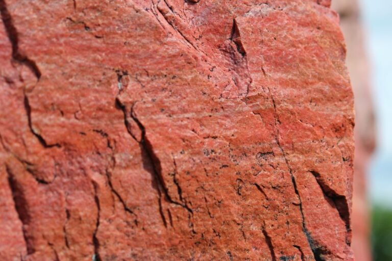 Pipestone or Catlinite Meaning, Properties, and Benefits