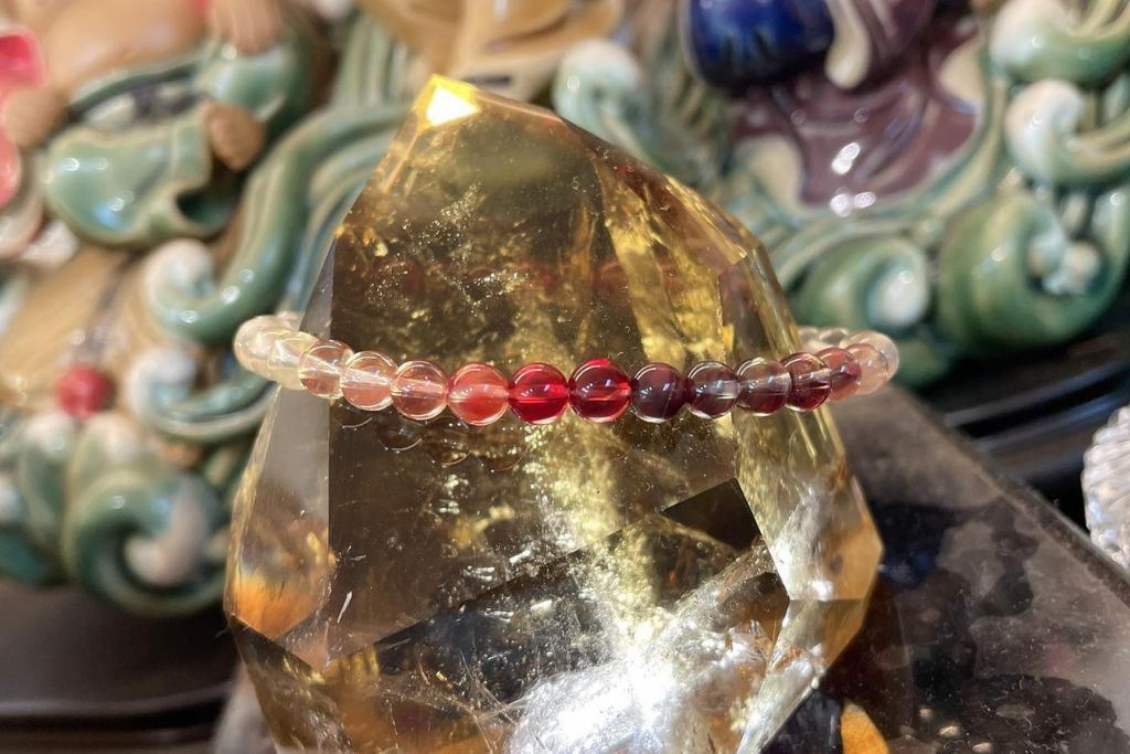 andesine labradorite bracelet on quartz