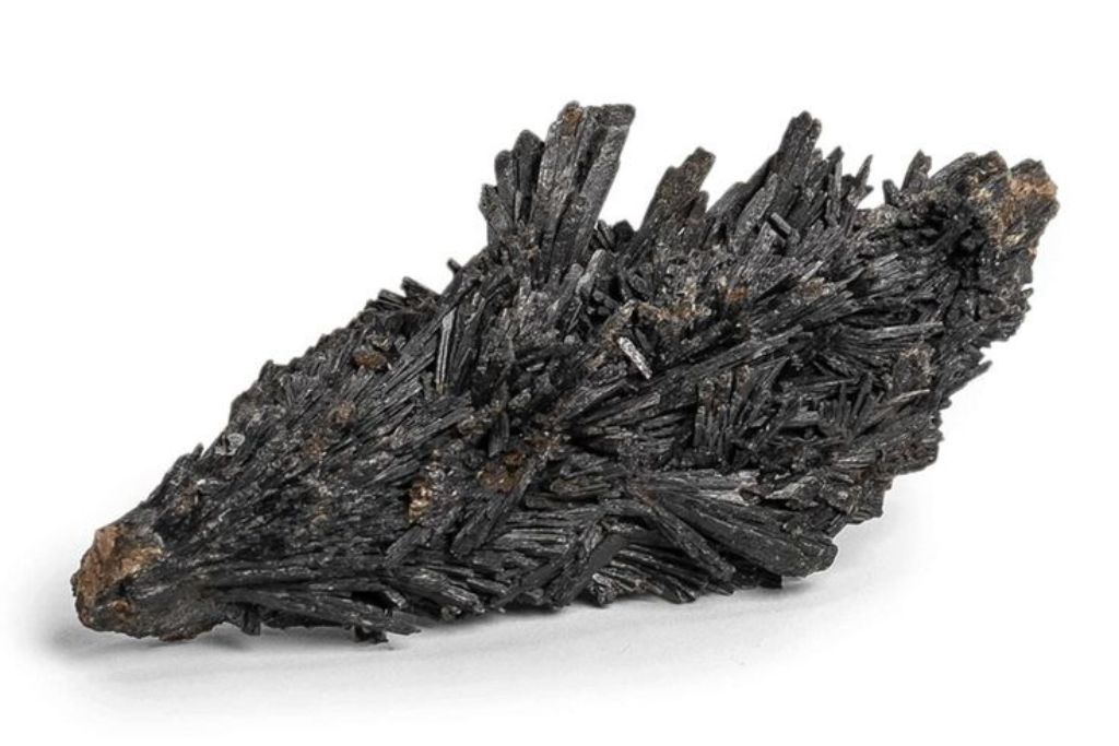 black kyanite on white background