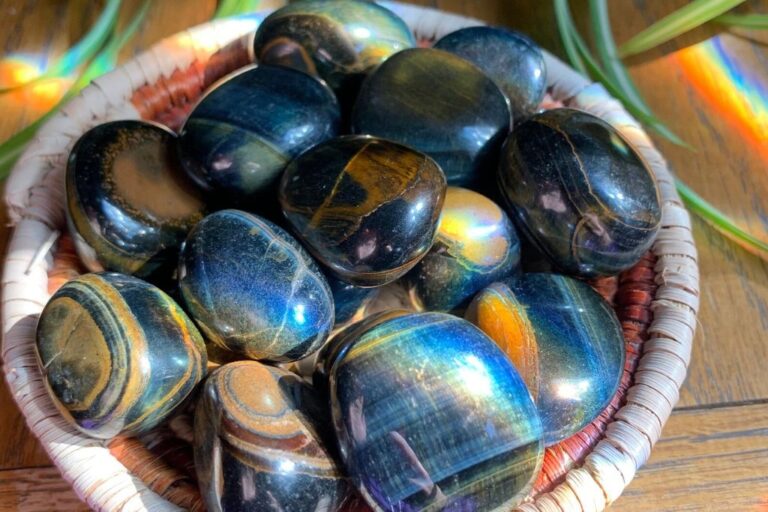 Blue Tiger’s Eye Meaning, Properties, and Benefits