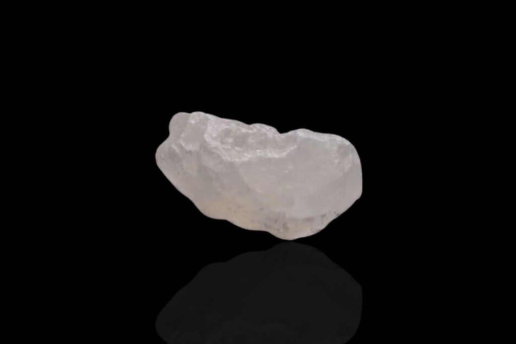 isis calcite on dark background