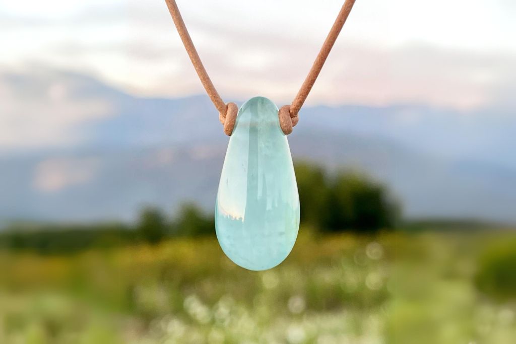 cat's eye aquamarine pendant