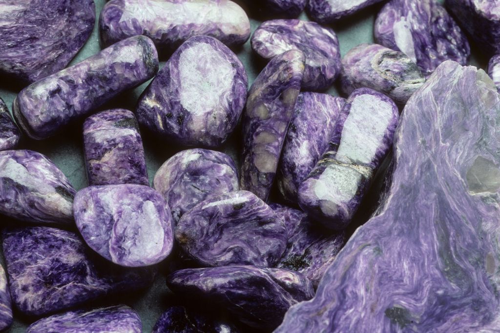 polished Charoite in different sizes