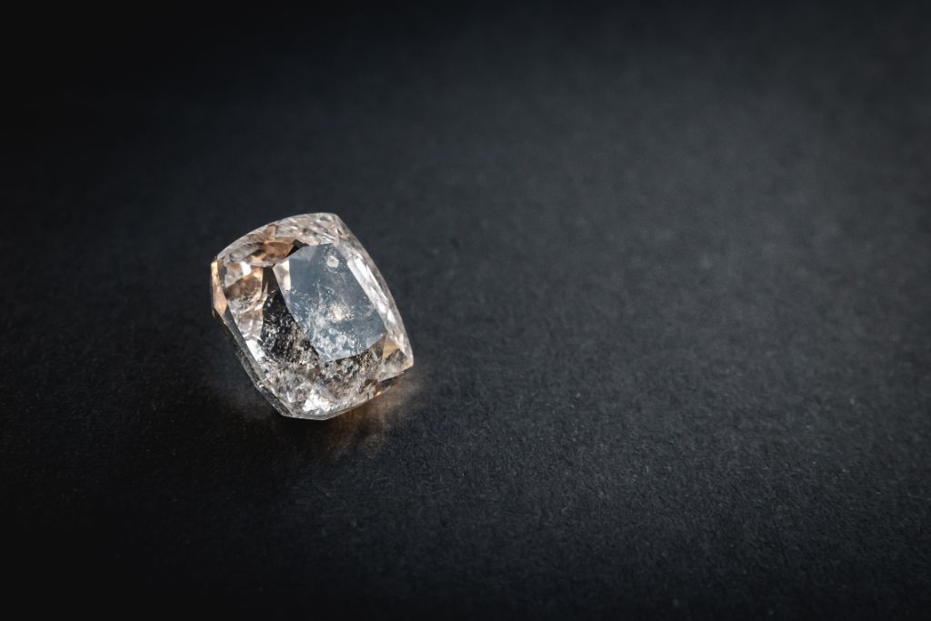 white topaz on dark platform