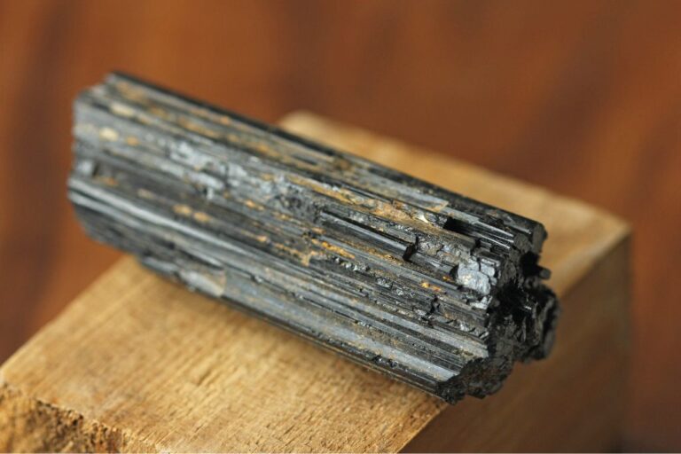 schorl-meaning-properties-and-benefits-you-should-know